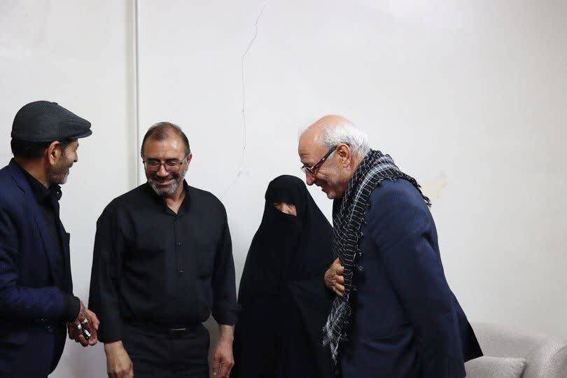 دیدار حاجی دلیگانی با خانواده معزز شهدا