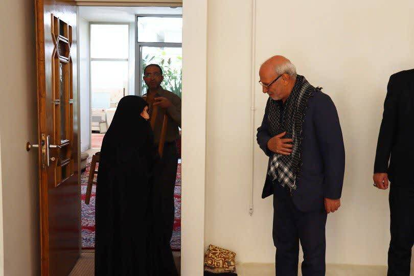 دیدار حاجی دلیگانی با خانواده معزز شهدا