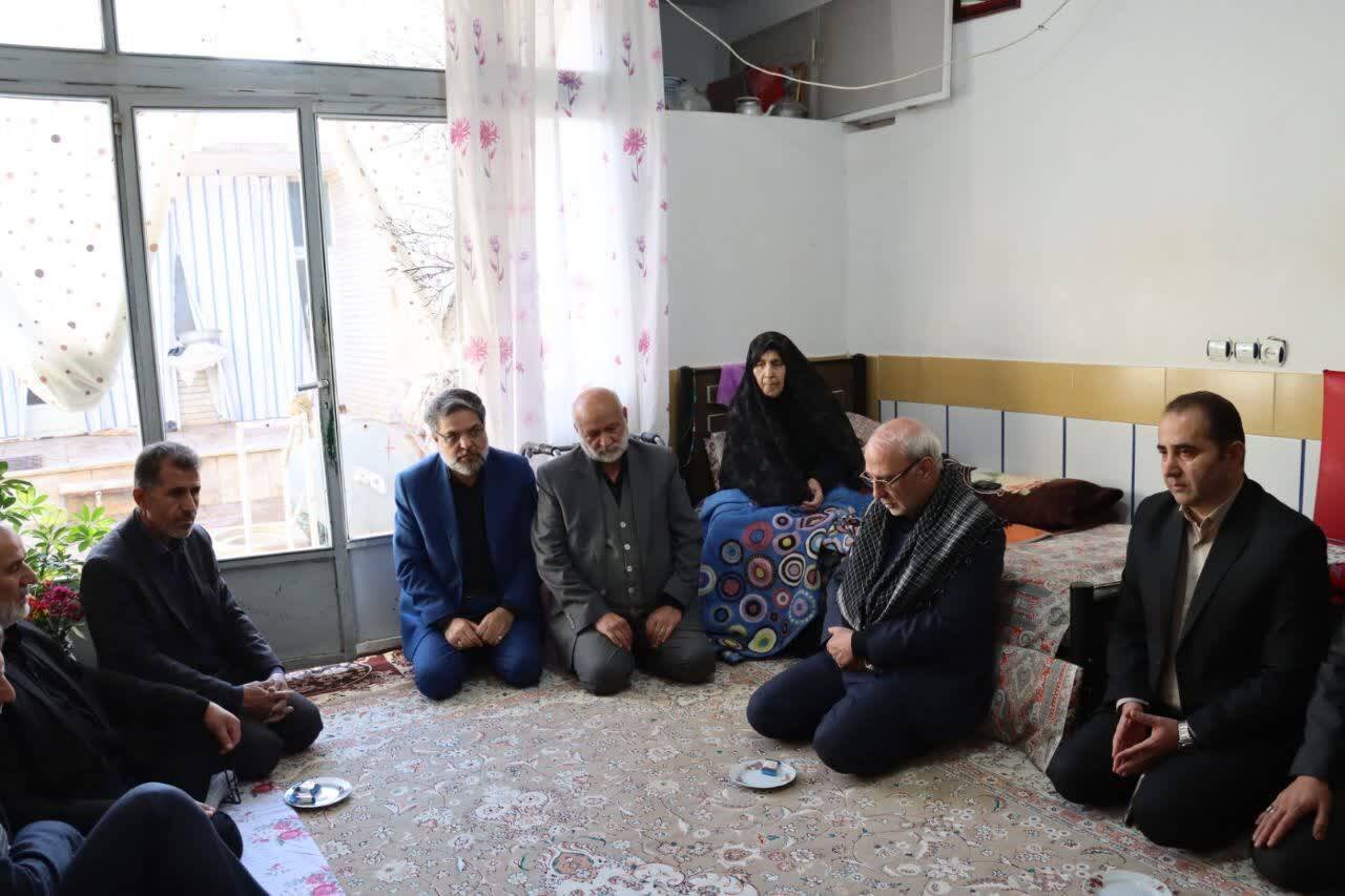 دیدار حاجی دلیگانی با خانواده معزز شهدا