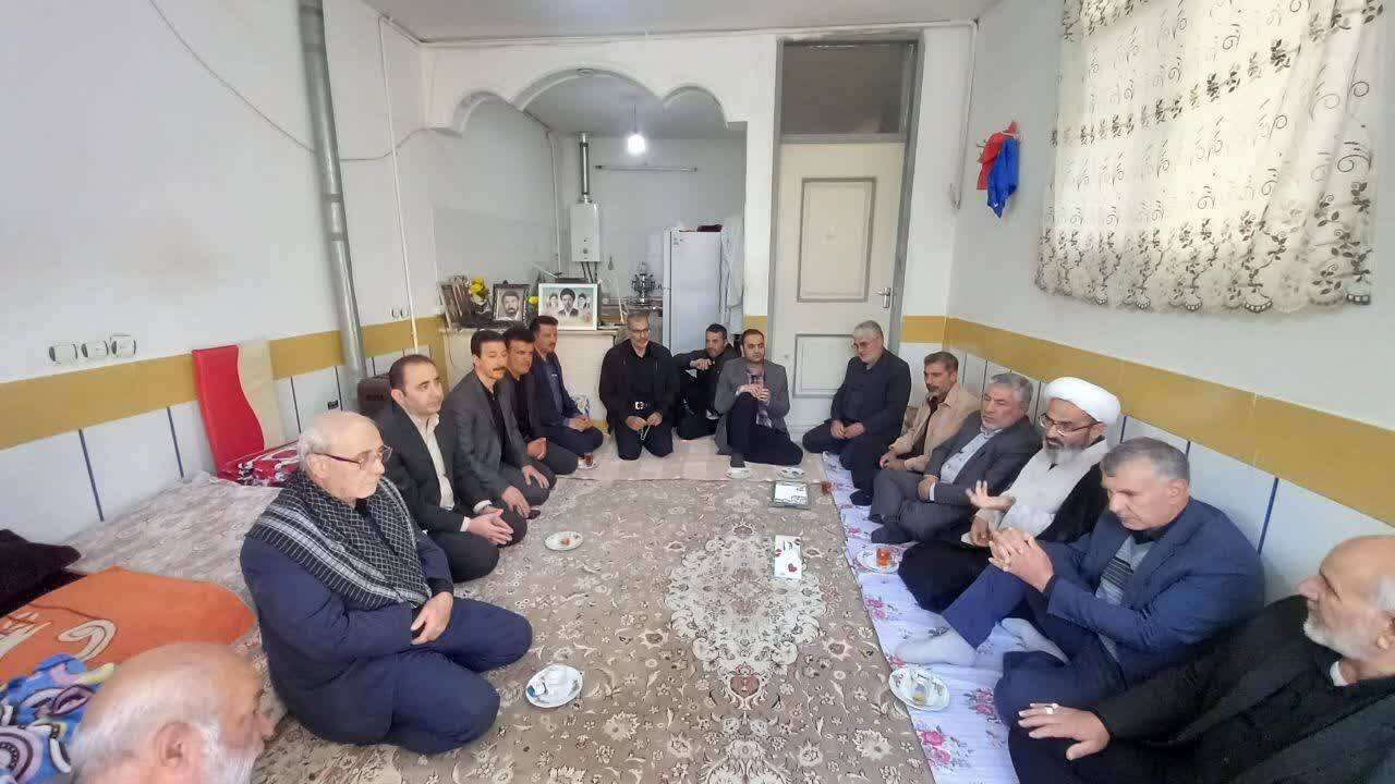 دیدار حاجی دلیگانی با خانواده معزز شهدا