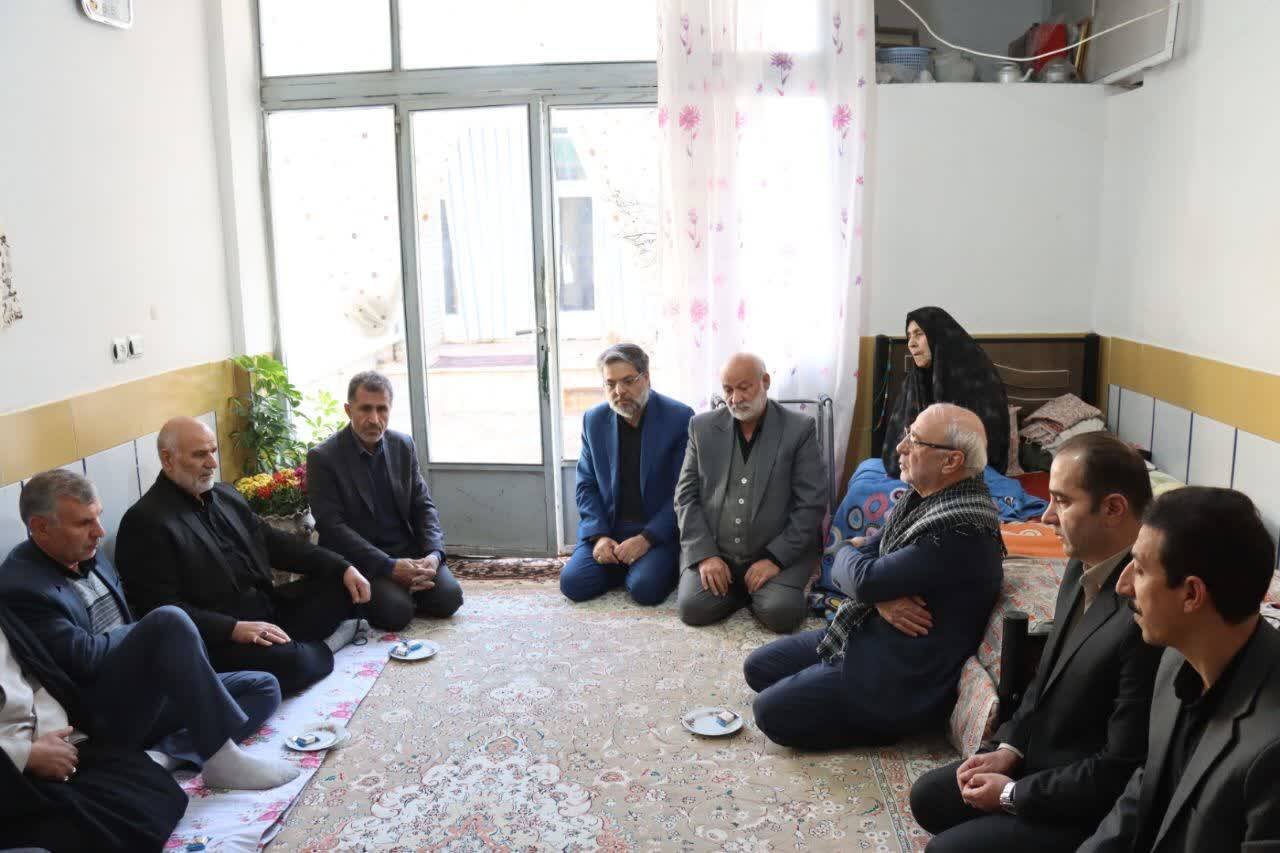 دیدار حاجی دلیگانی با خانواده معزز شهدا