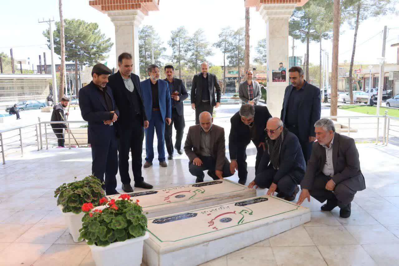 حضور حاجیدلیگانی در مزار شهدای گمنام و بازدید از خانه فرزانگان شهر گز