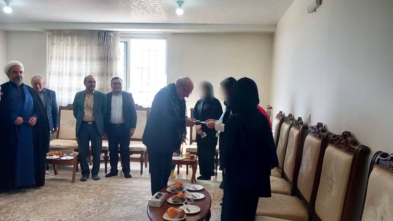 حضور حاجیدلیگانی در مزار شهدای گمنام و بازدید از خانه فرزانگان شهر گز