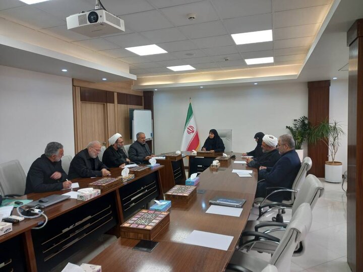 نشست مجمع نمایندگان استان تهران با وزیر راه و شهرسازی در خصوص بررسی موضوعات جنگ تحمیلی رمضان