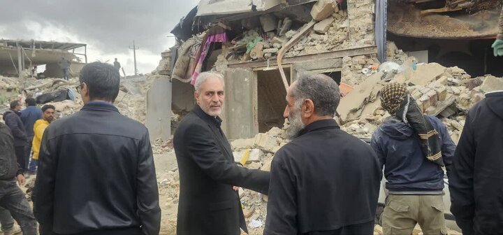 بازدید رنجبر از محله مسکونی چقاگلان کرمانشاه در پی اصابت موشک‌های آمریکایی_صهیونی