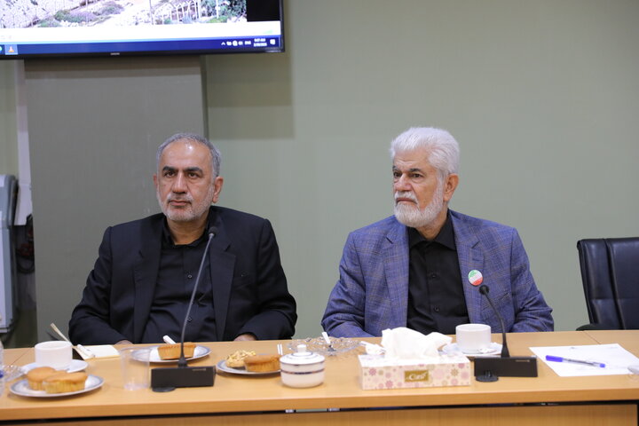 جلسه اعضای هیأت رئیسه مجلس و رؤسای کمیسیون‌های مجلس با وزیر نفت درباره مسائل حوزه صنعت نفت، گاز و پتروشیمی در شرایط جنگی