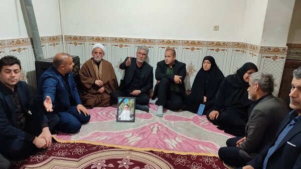 دیدار نماینده مردم گرگان با خانواده شهدای جنگ رمضان