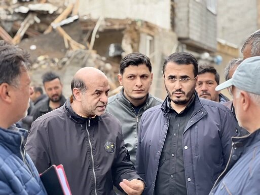 بازدید«متفکرآزاد» از منطقه مسکونی آسیب دیده قره باغی تبریز/دو دختر شهید دانش آموز در جمع شهدا