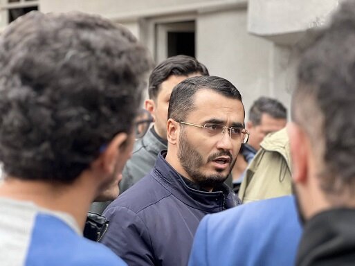 بازدید«متفکرآزاد» از منطقه مسکونی آسیب دیده قره باغی تبریز/دو دختر شهید دانش آموز در جمع شهدا