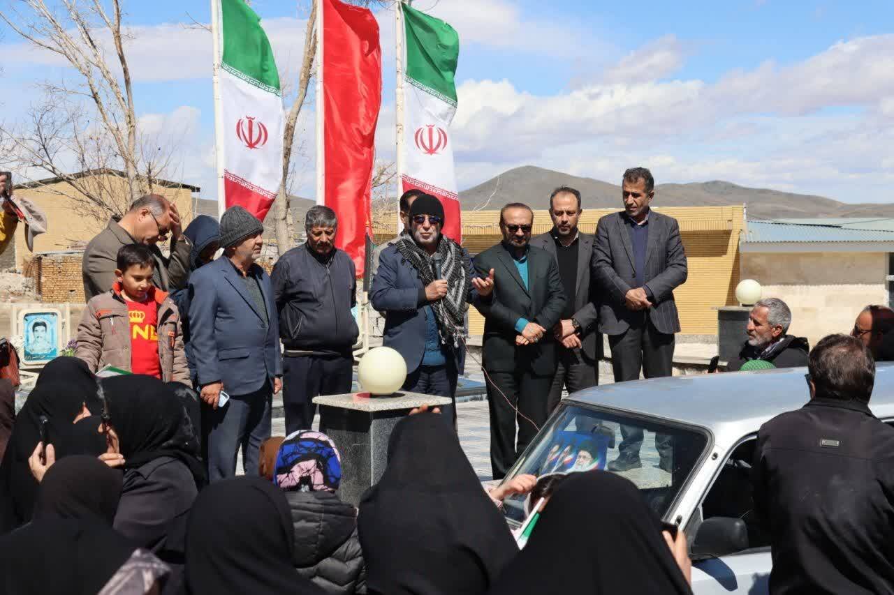 از ادای احترام به مقام شامخ شهدا تا حضور در جمع اهالی و جوانان و تبیین مسائل روز