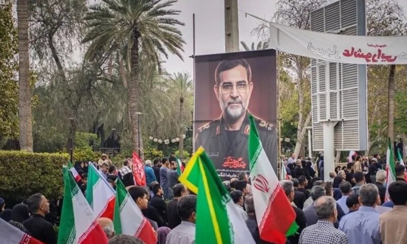 وداع هرمزگانی ها با دریادار شهید/حضور احمد مرادی در مراسم تشییع پیکر مطهر سردار شهید تنگسیری در بندرعباس