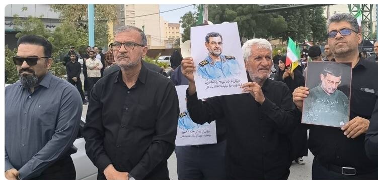 وداع هرمزگانی ها با دریادار شهید/حضور احمد مرادی در مراسم تشییع پیکر مطهر سردار شهید تنگسیری در بندرعباس