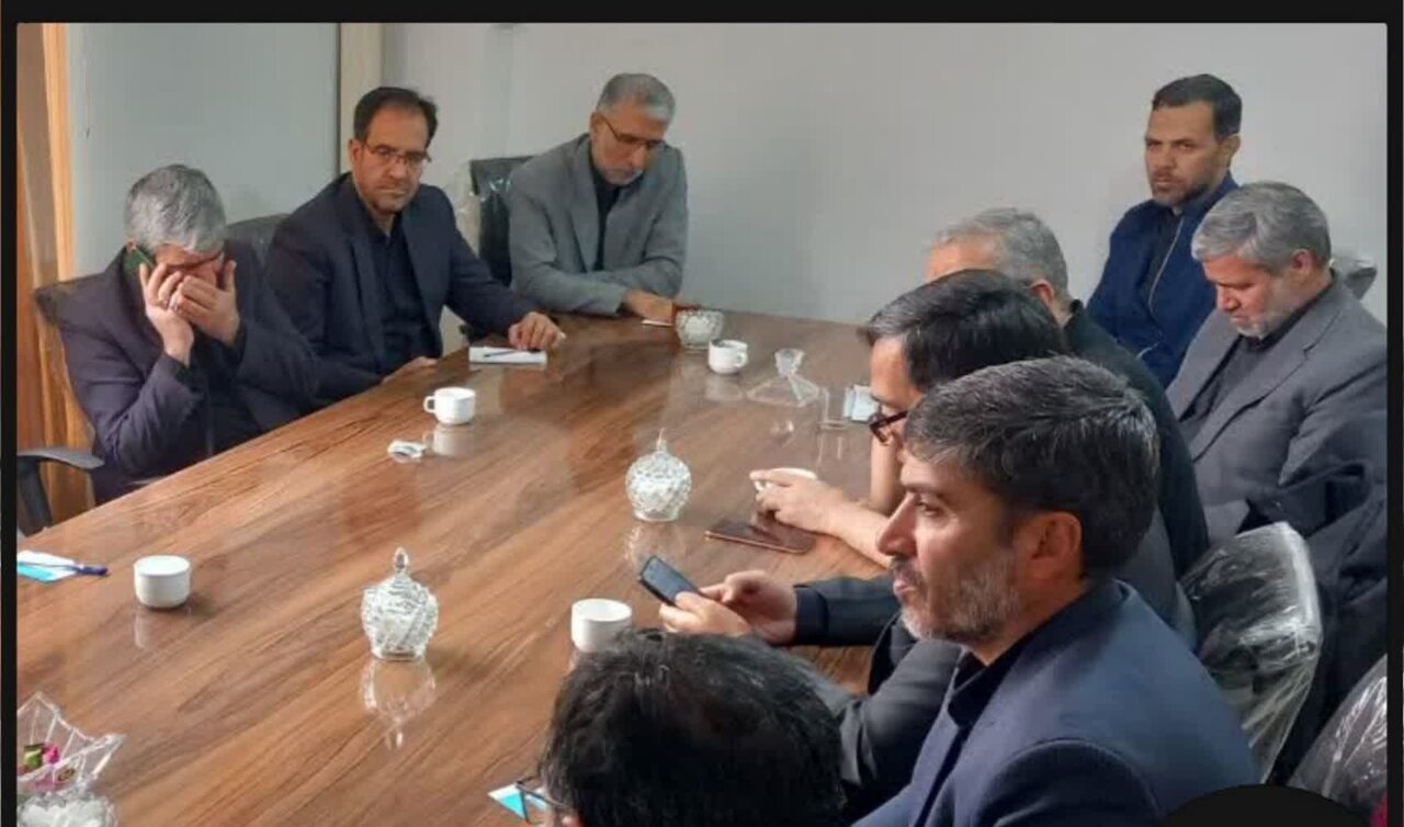 محبی نجم آبادی با اعضای شورای مرکزی جامعه اسلامی فرهنگیان سبزوار دیدار کرد /بیعت جامعه فرهنگیان با رهبری انقلاب اسلامی