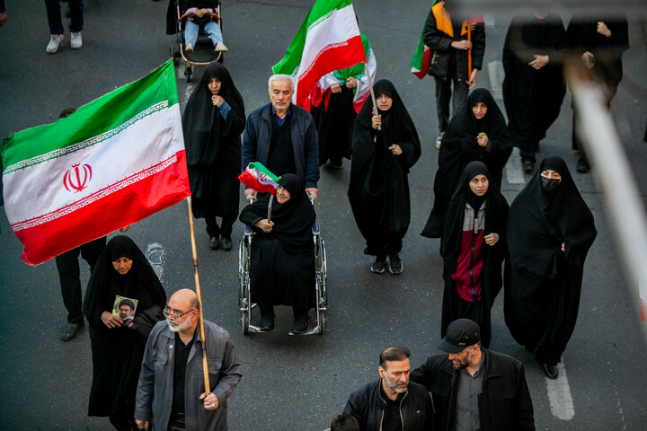 مراسم تشییع پیکر دریابان شهید علیرضا تنگسیری و جمعی از شهدای والامقام در تهران