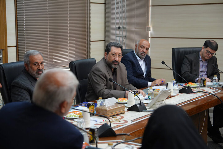 نشست مجمع نمایندگان استان تهران با وزرای صنعت و تعاون