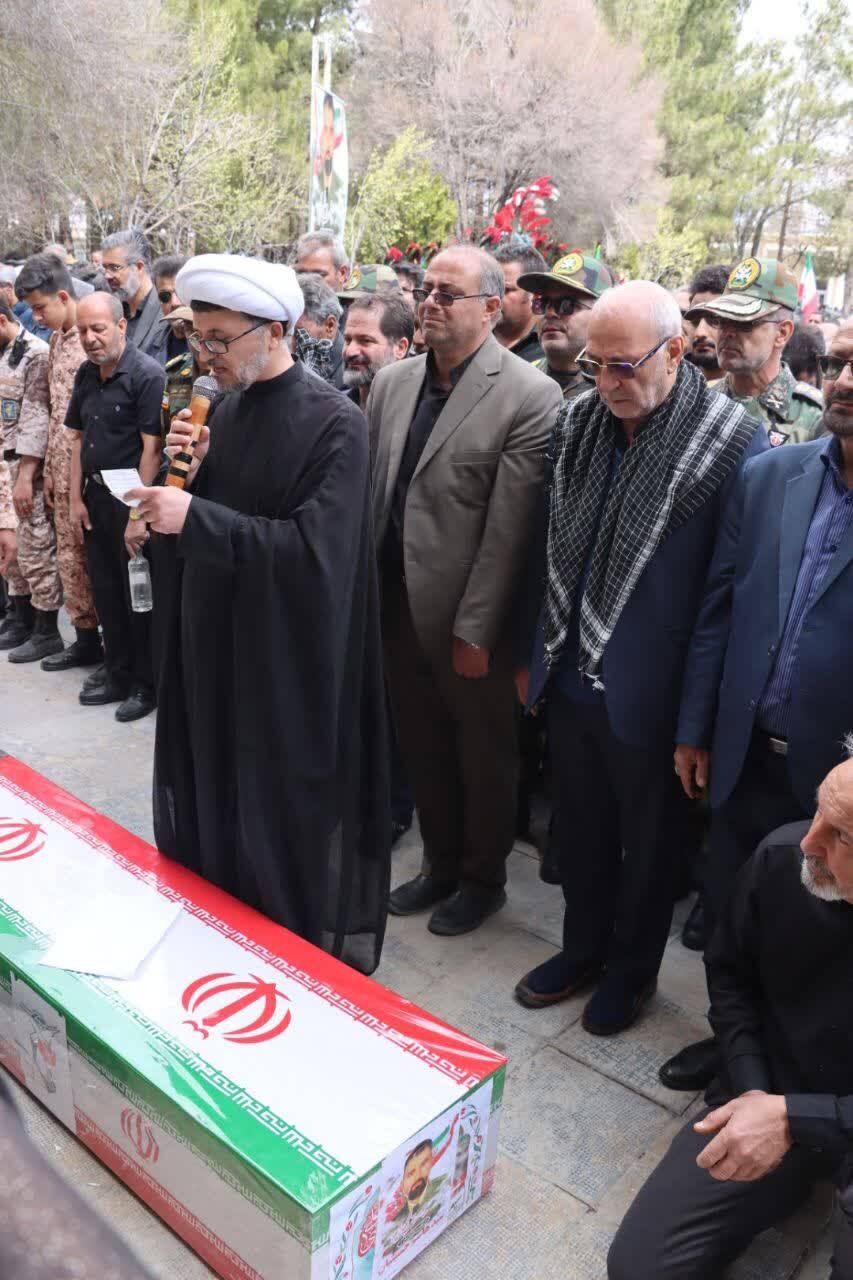 حضور حاجی‌دلیگانی در اجتماع مردم دستگرد و مراسم تشییع شهید حسینیان
