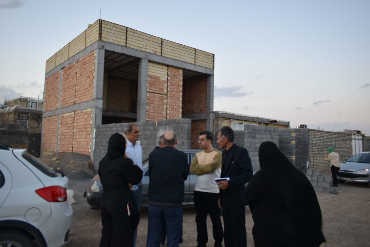 بازدید میدانی بیات از وضعیت طرح هادی در روستای باباکای بخش کمره خمین