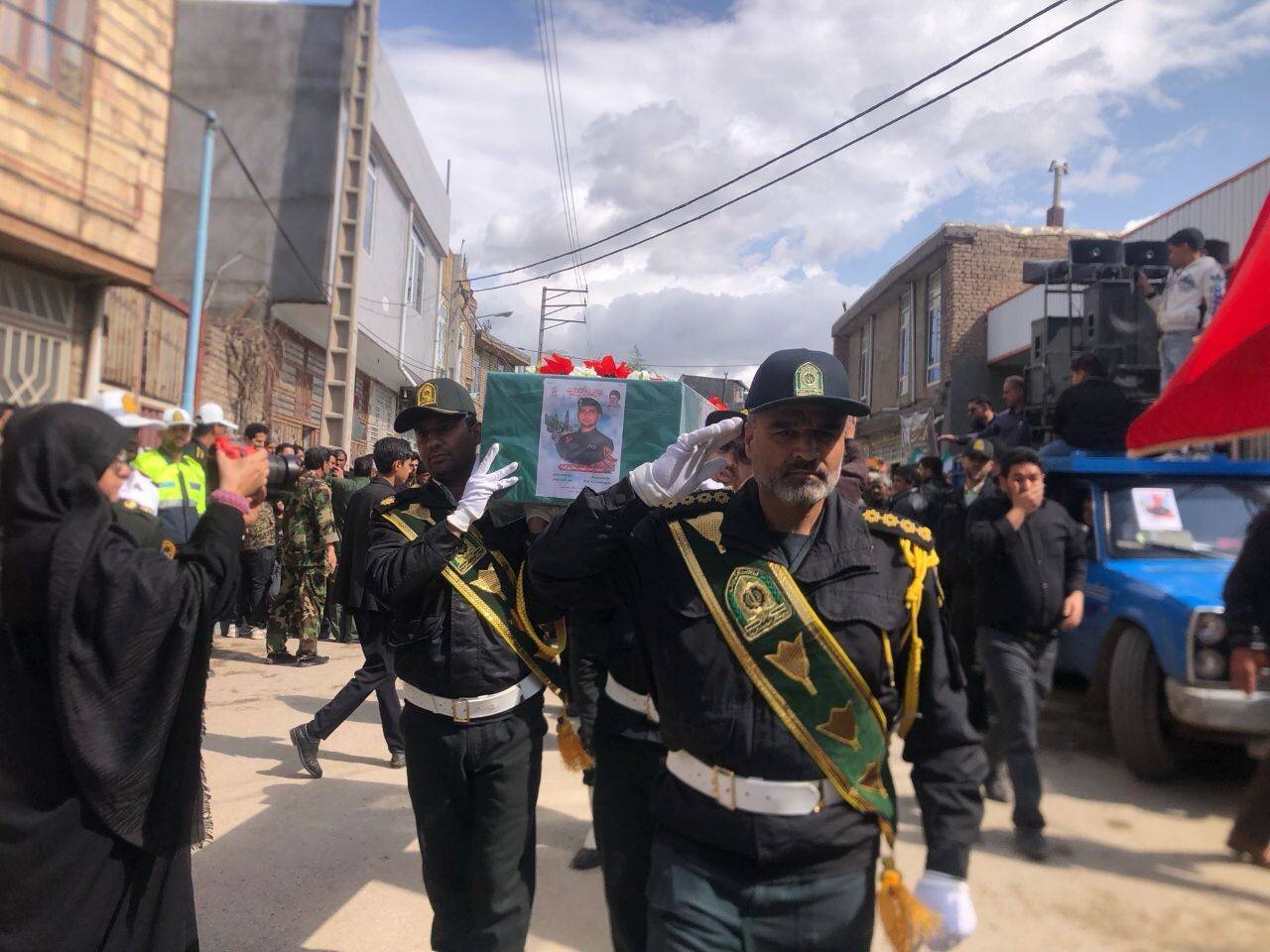 حضور نماینده مردم نیشابور بزرگ در مراسم تشییع پیکر شهید رضا روزگرد در شهرستان زبرخان