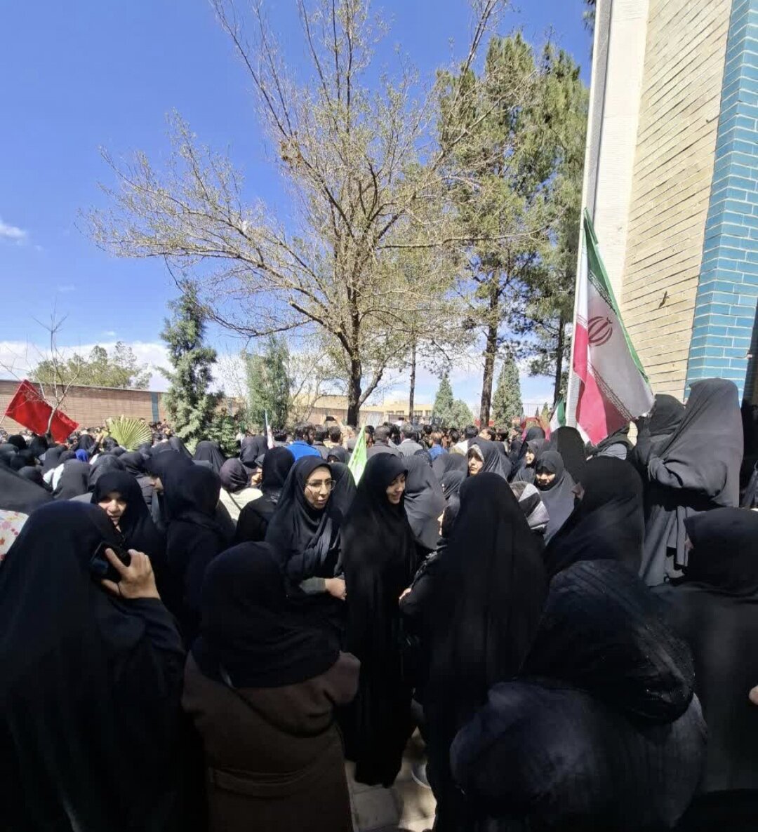 پیگیری مطالبات واحدهای تولیدی و صنعتی مبارکه&nbsp;