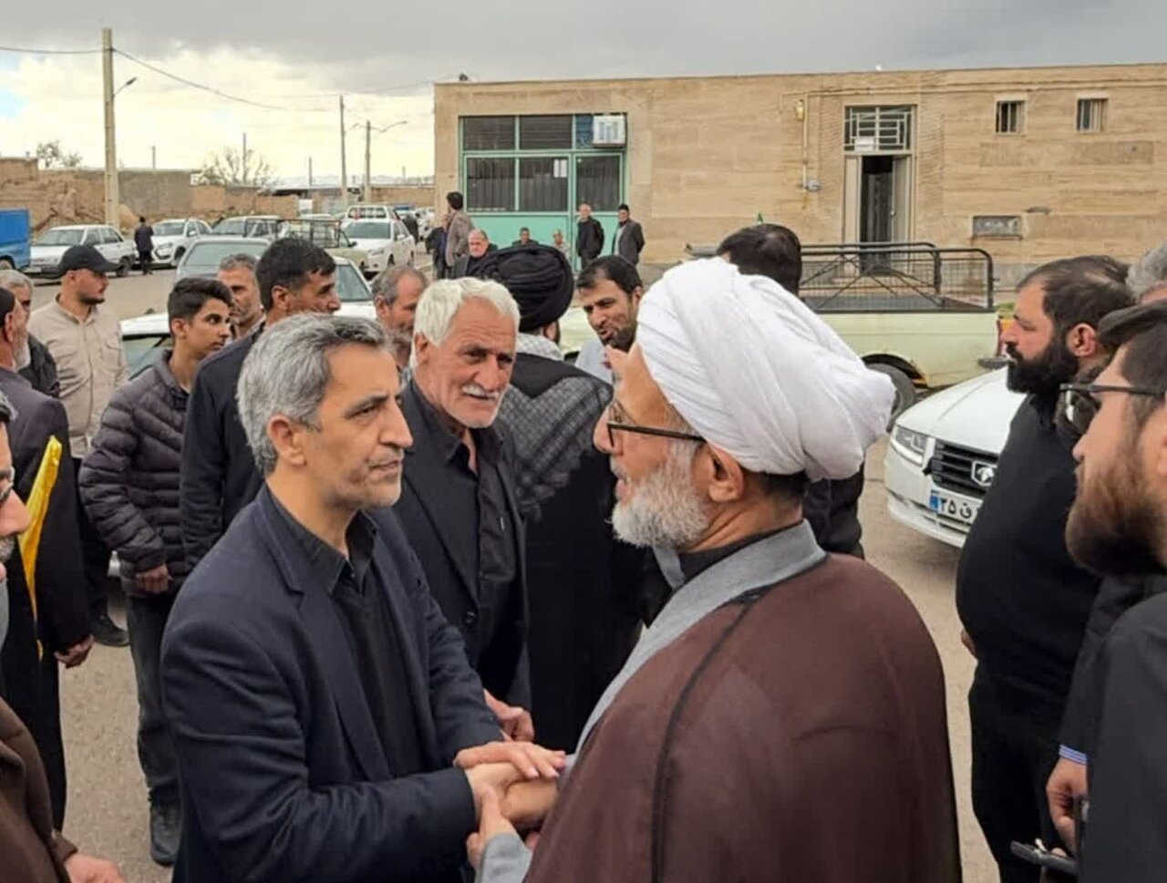 محمدی با خانواده شهدای انقلاب دیدار کرد