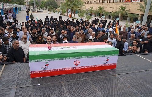 تشییع پیکر شهید ۱۳ساله خرمشهری با حضور «مطورزاده»