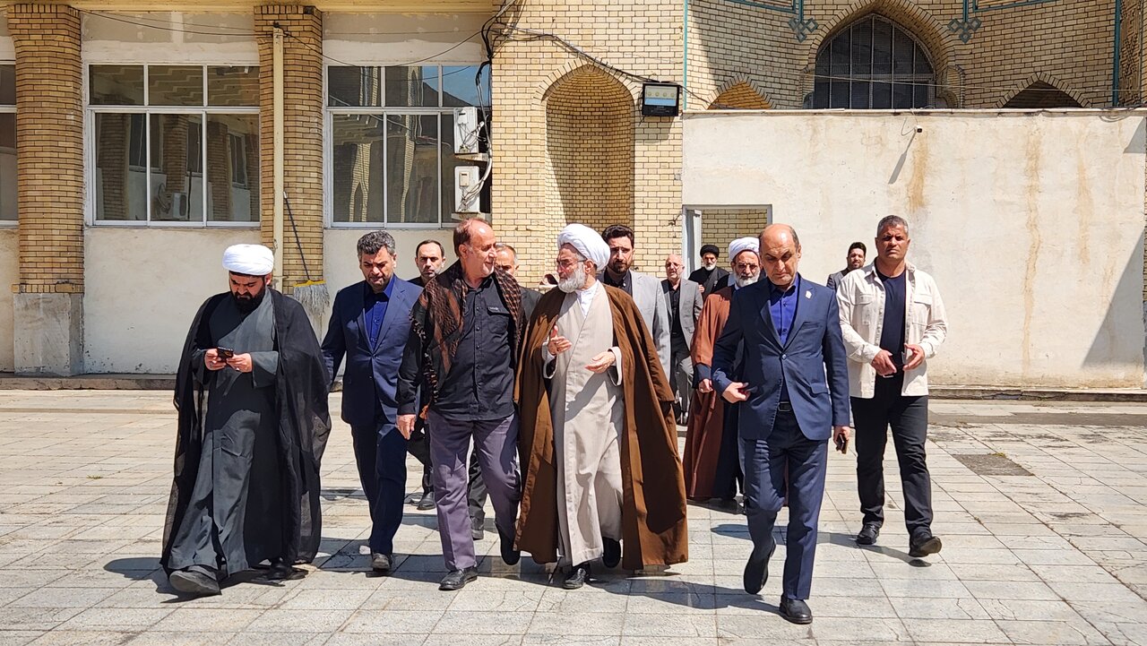 حاجی بابایی با امام جمعه رشت دیدار کرد