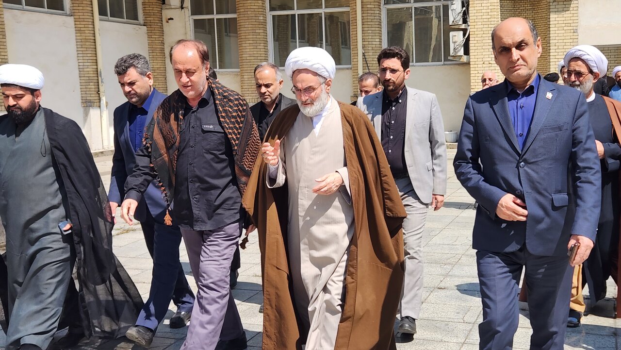 حاجی بابایی با امام جمعه رشت دیدار کرد