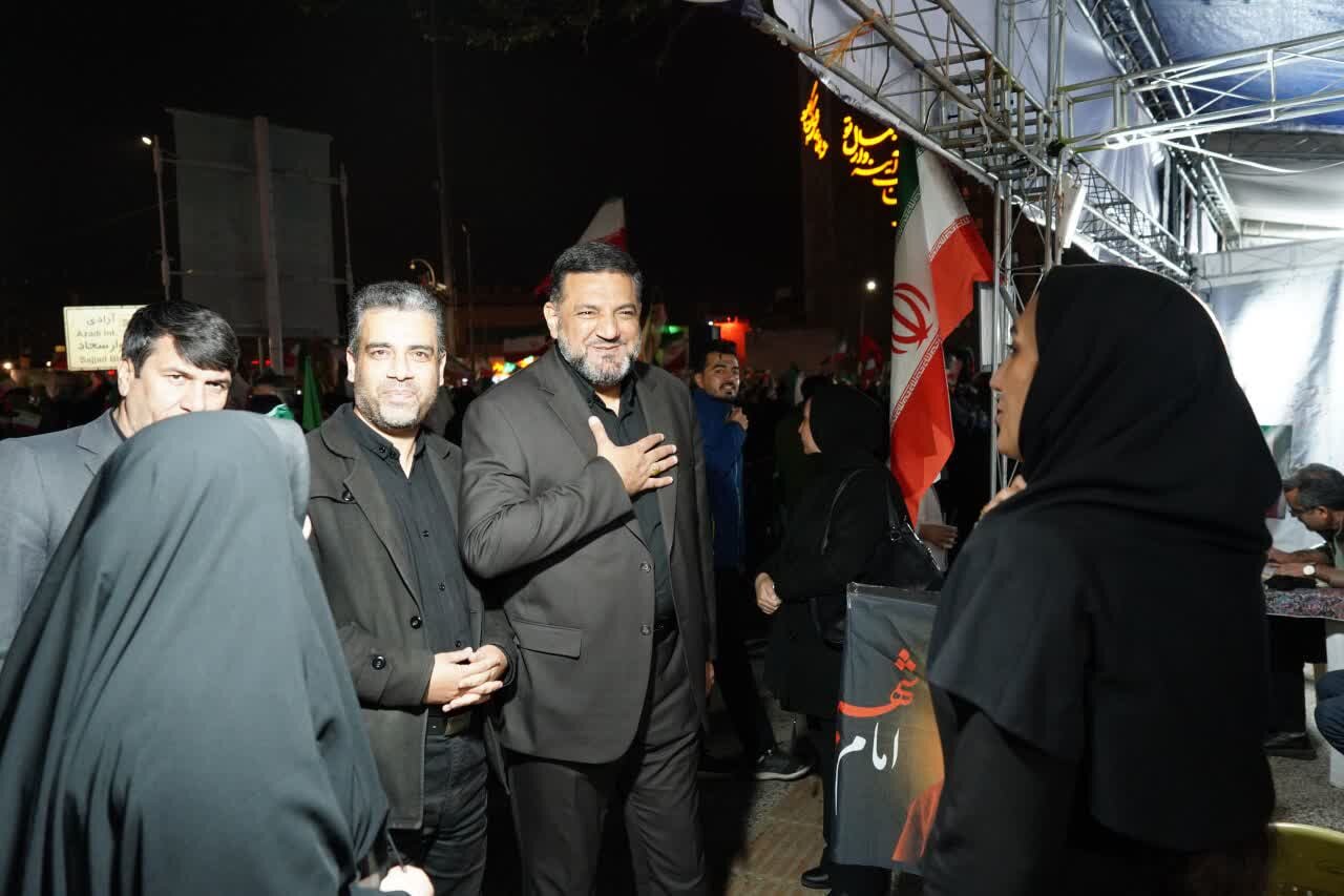 عظیمی‌راد از پیگیری مطالبات فرهنگیان و دانش‌آموزان مشهد خبر داد/نامگذاری مدرسه به نام شهدای میناب گامی در ترویج فرهنگ ایثار است