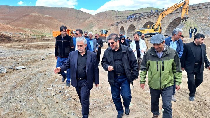 بازدید اسماعیلی و مدیرعامل راه‌آهن کشور از پل آسیب‌دیده راه‌آهن میانه_ زنجان در حملات آمریکایی-صهیونی 