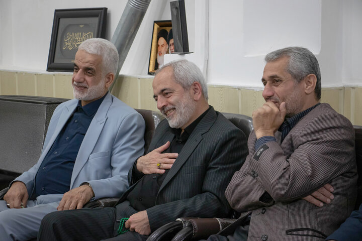 حاجی بابایی پیش از خطبه‌های نمازجمعه رشت