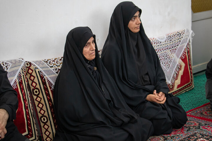 دیدار حاجی بابایی با خانواده پاسدار شهید دادگستر