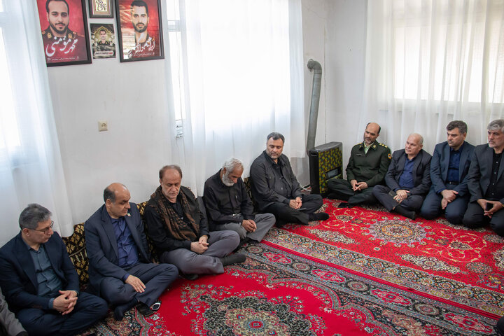 دیدار حاجی بابایی با خانواده پاسدار شهید دادگستر