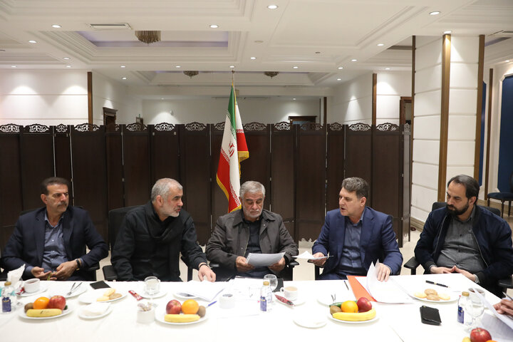 نشست مشترک کمیسیون شوراها با اعضای هیات نظارت بر انتخابات کشور
