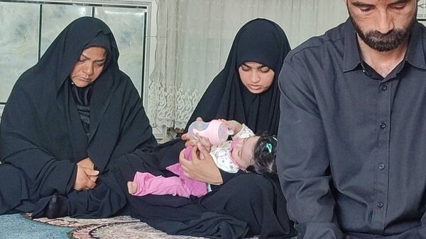 دیدار «سنگدوینی» با خانواده «شهید لکزایی» از روستای انقلاب