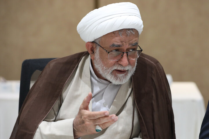 نشست اعضای هیات رئیسه و روسای کمیسیون های مجلس با وزیر امور اقتصادی