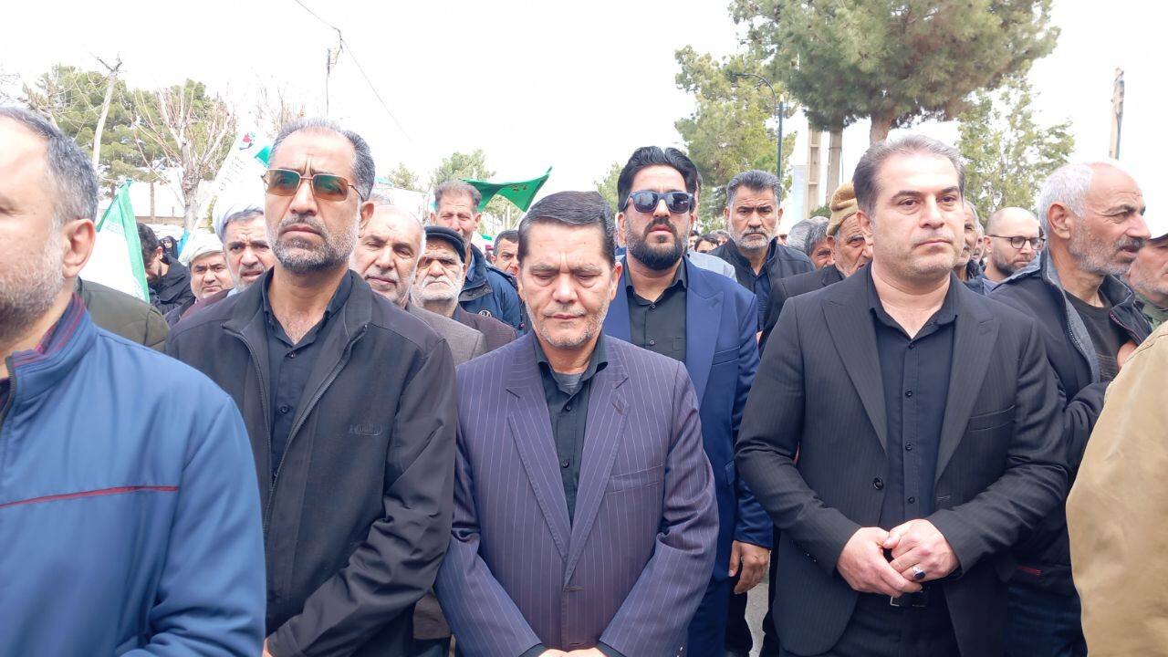 حضور عجم در مراسم تشییع مشاور دبیر شورای عالی امنیت ملی و شهدای والامقام