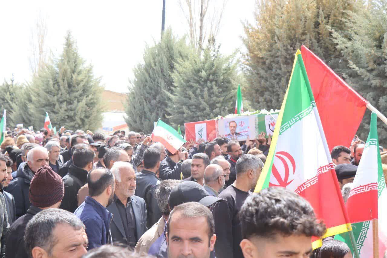 حضور عجم در مراسم تشییع مشاور دبیر شورای عالی امنیت ملی و شهدای والامقام