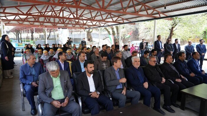 کاشت نهال به یاد نوگلان پرپر شده مدرسه میناب در یاسوج