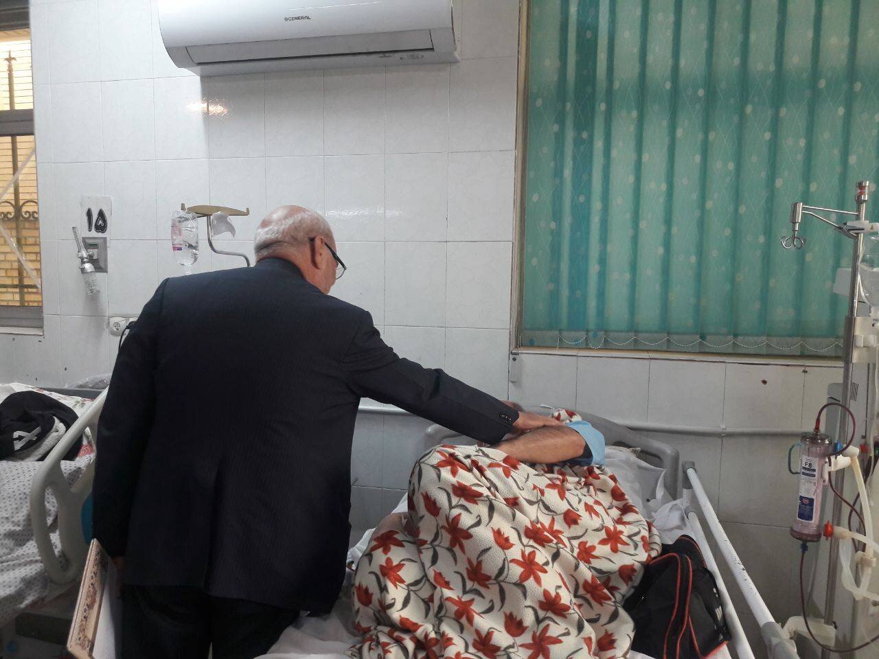 بازدید حاجیدلیگانی از مرکز دیالیز حضرت ولیعصر (عج) دولتآباد