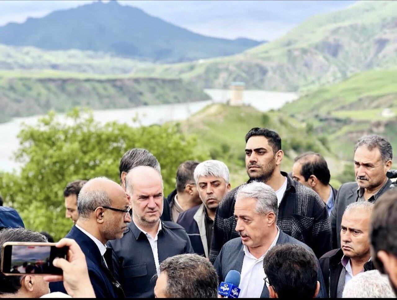 حل مشکلات مناطق مرزی نیازمند صدور مجوز بازسازی است/ استقرار جمعیت در مرزها عمق استراتژیک کشور را افزایش می‌دهد/ مرزنشینان اورامانات حافظ مرزهای کشورند