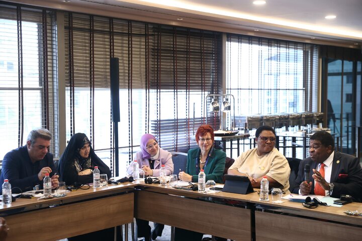 حضور سمیه رفیعی در سمپوزیوم سلامت و رفاه زنان، کودکان و نوجوانان در مواقع بحران - استانبول