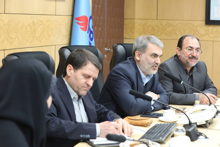 نشست فراکسیون نظارت بر صنعت نفت، گاز و پتروشیمی برای بررسی خسارات