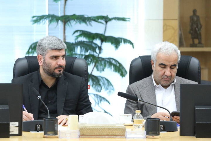 نشست فراکسیون نظارت بر صنعت نفت، گاز و پتروشیمی برای بررسی خسارات