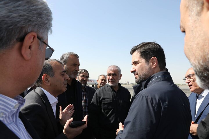 بازدید نایب رئیس مجلس و اعضای کمیسیون عمران از فرودگاه مهرآباد