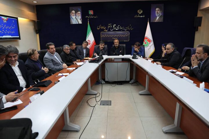 نشست کمیسیون عمران مجلس با حضور مسئولان حوزه حمل و نقلی کشور