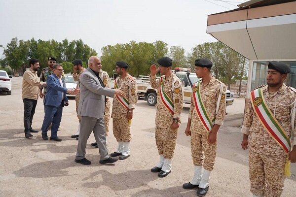 دیدار «مطورزاده» با فرمانده و پرسنل پادگان دژ خرمشهر