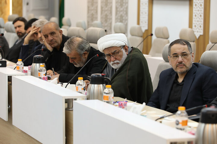 نشست مشترک اعضای هیات رئیسه و روسای کمیسیون های مجلس با وزیر نیرو