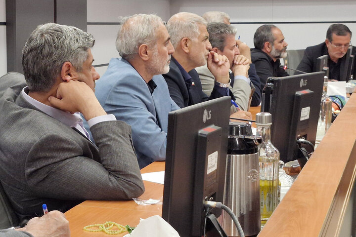 نشست هم‌اندیشی مسائل روز جامعه با حضور نایب‌رئیس نجلس
