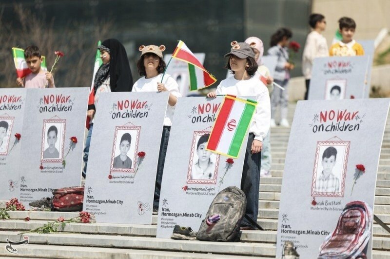 نامه‌ای ۷زبانه دانشجومعلمان ایران خطاب به معلمان جهان، نماد «دیپلماسی بیداری» است/ کلاس‌های درس؛ سنگر جدید روایت مقاومت جهانی
