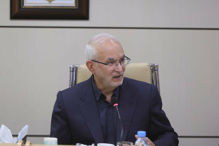 نشست کمیسیون برنامه و‌ بودجه با وزیر بهداشت و درمان